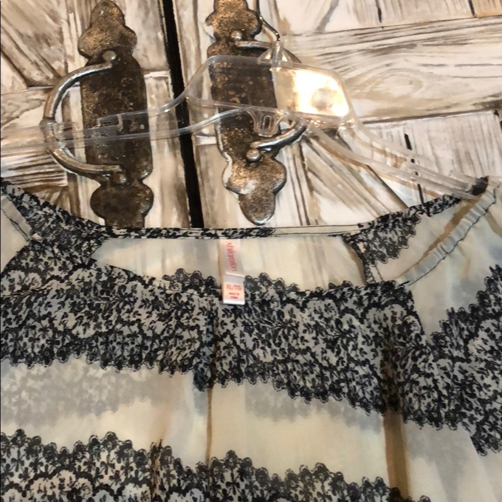 Blouse - Picture 4 of 7